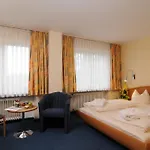 Hotel Apollo Garni 3*