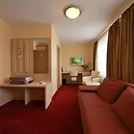 Hotel Apollo Garni 3*