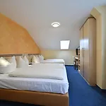 Apollo Garni Hotel 3*