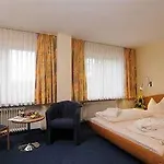 Apollo Garni Hotel 3*