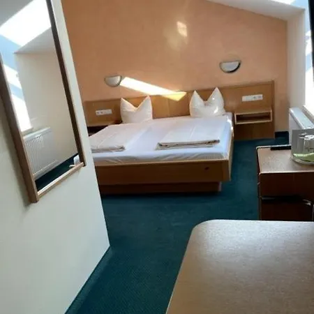 Apollo Garni 3* Regensburg