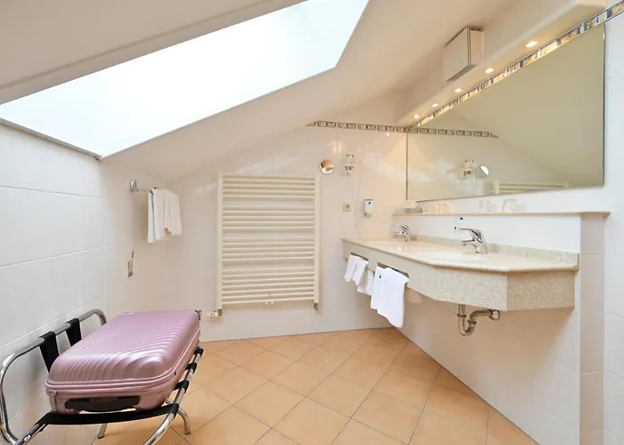 Apollo Garni 3* Regensburg